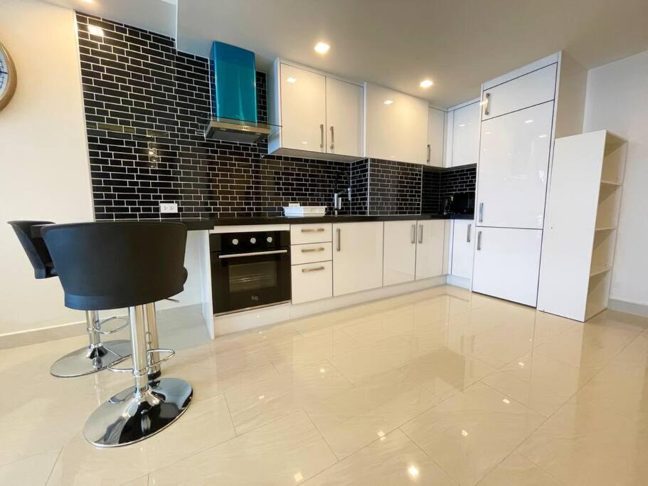 شقة Large Luxury, Pool View, Grand Avenue, Pattaya - 202 المظهر الخارجي الصورة